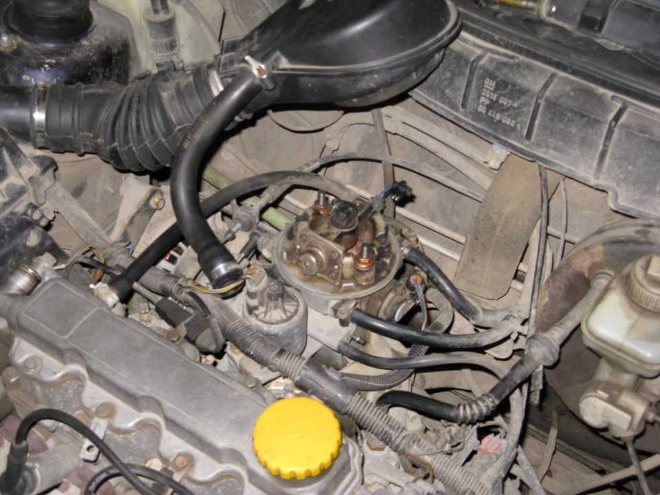 Opel astra f 1999г. x16szr моновпрыск запускается и глохнет