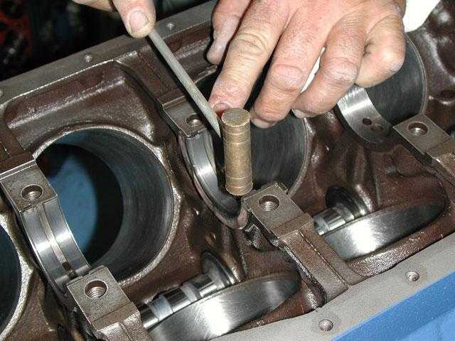 Установка коленчатого вала и проверка рабочих зазоров коренных   подшипников | общий и капитальный ремонт двигателя | opel astra