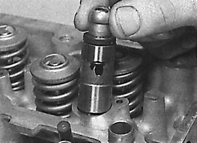 Головка цилиндров снятие и установка (двигатель в автомобиле) opel - omega a
