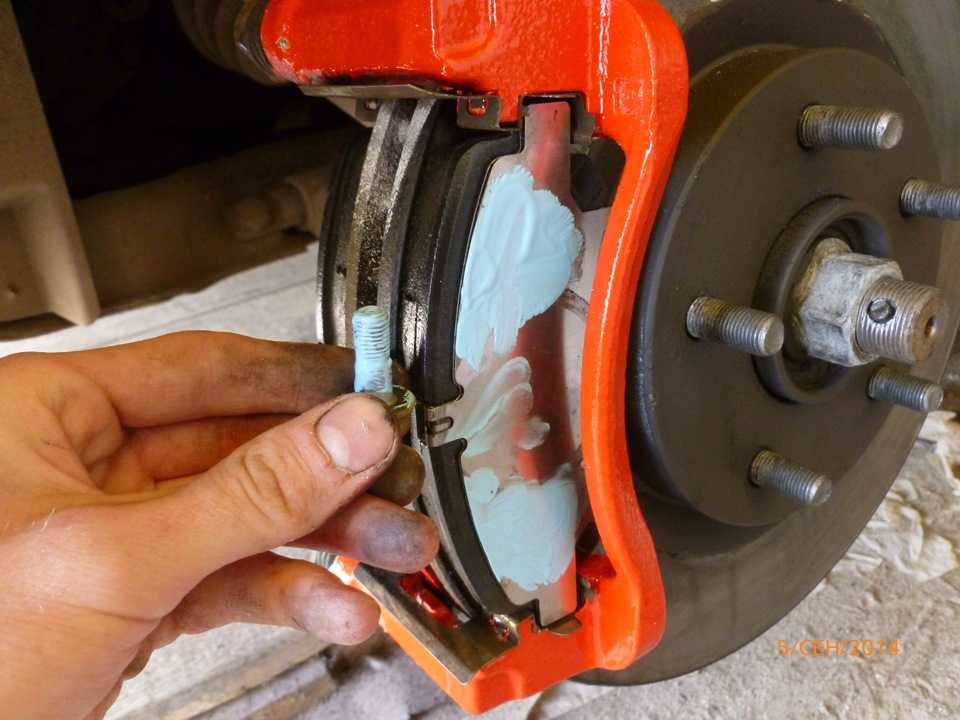 Снятие, восстановительный ремонт и установка суппортов дисковых   тормозных механизмов передних колес